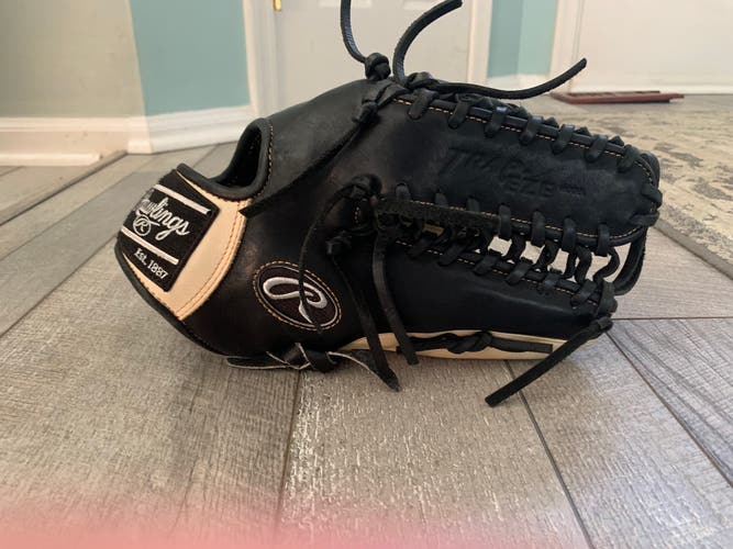 Outfield 12.75" Heart of the Hide Baseball Glove