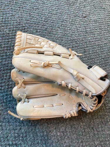 Used Mizuno MVP Prime Left Hand Throw Pitcher Softball Glove 12"