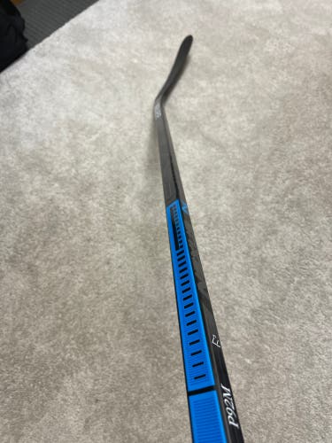 Senior Right Handed P92M Pro Stock Nexus League Hockey Stick