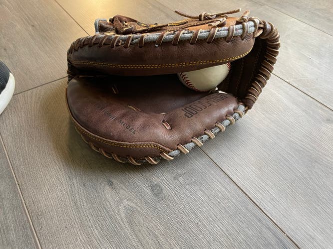 Mizuno 32 GXC Baseball Glove