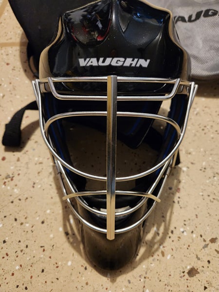 Senior Used Vaughn Carbon Elite Pro Goalie Mask