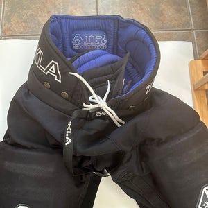 Used Junior Large Tackla  Air 9000 Hockey Pants