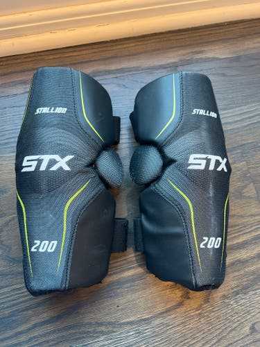 Used Youth Small STX Stallion 200 Arm Pads