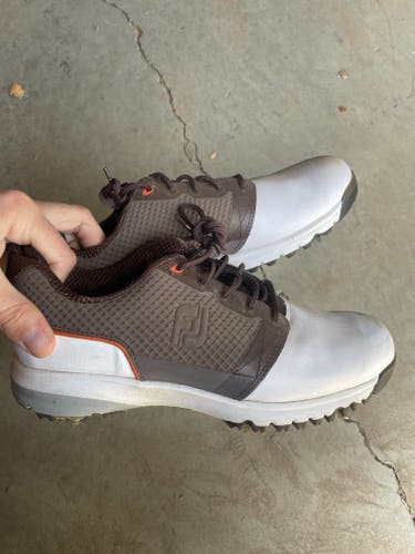 New Men's Size 8.5 (Women's 9.5) Footjoy Golf Shoes