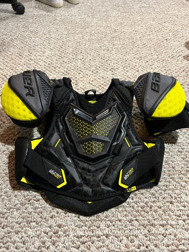 Used- Bauer UltraSonic Chest Protector