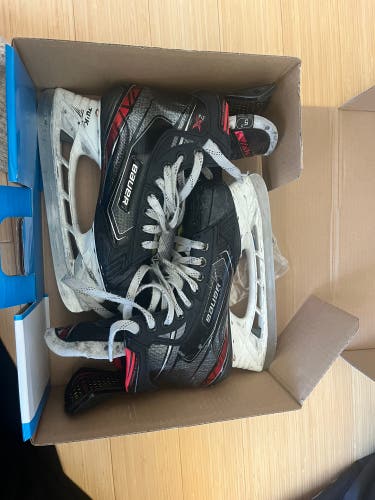 Bauer Regular Width Size 5 Vapor 2X Hockey Skates