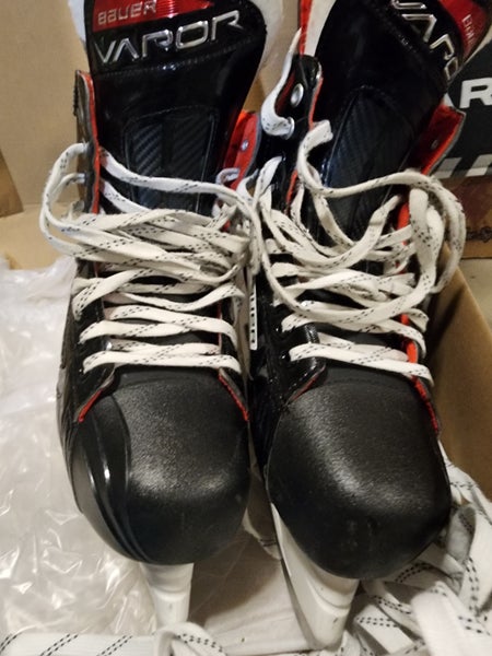 Senior New Bauer Vapor X3.7 Hockey Skates Regular Width Size 9
