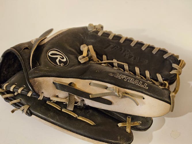 Used Rawlings Right Hand Throw Outfield RSB Softball Glove 13.5"