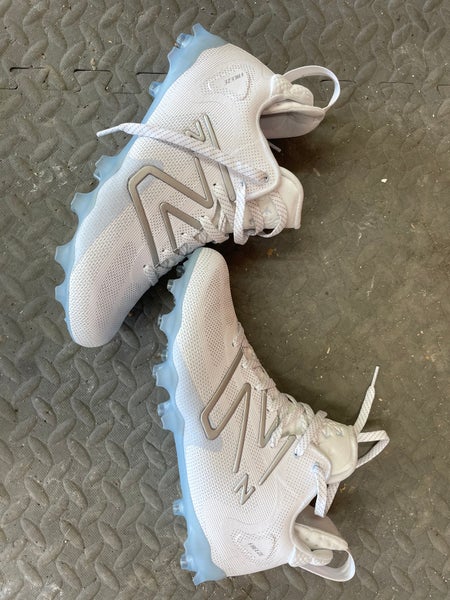 White Adult Used Men's Size 10 (Women's 11) Molded Cleats New Balance Mid Top Freeze