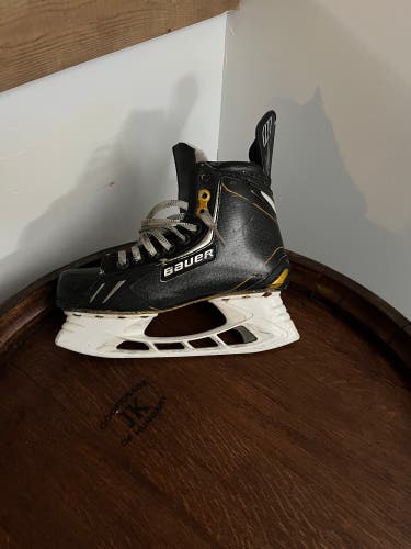 7.5 Regualr width Bauer Supreme NXG TotalOne Pro