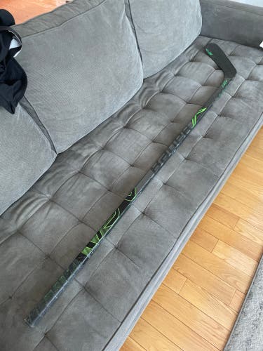 Intermediate Left Hand P92  Vapor ADV Hockey Stick