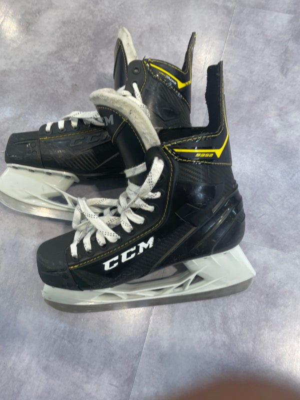 Senior Used Tacks 9352 CCM Hockey Skates D&R (Regular) 6.0