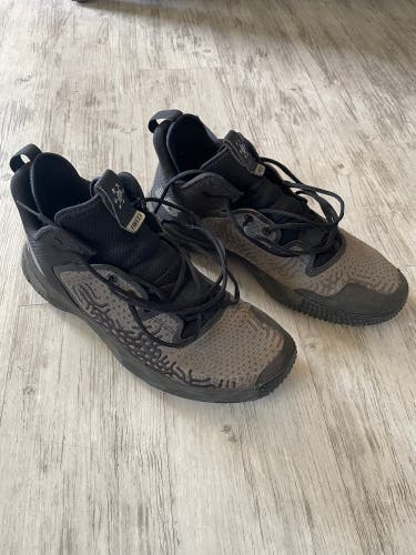 Black Used Turf Cleats Mid Top Freeze NEED GONE