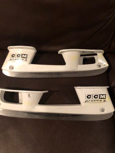 Ccm skate holders