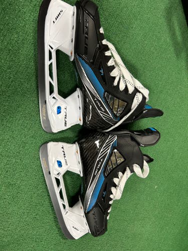 Intermediate New True TF9 Hockey Skates Regular Width Size 5