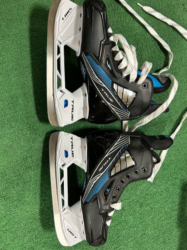 Junior New True TF7 Hockey Skates Regular Width Size 4.5