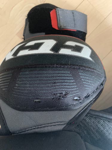Ccm jetspeed ft370 chest pad