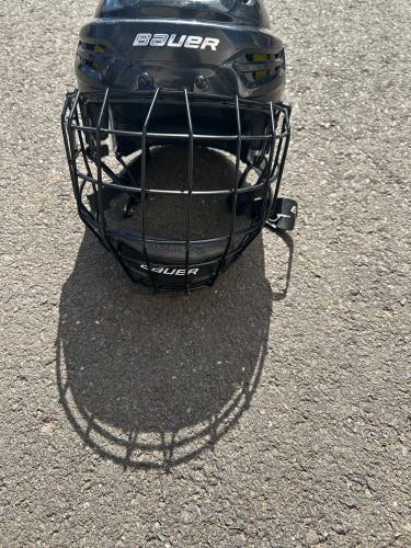 New Medium Bauer Pro Stock Re-Akt 95 Helmet