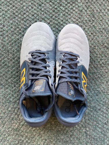 Used Gray Youth Men's 8.0 (W 9.0) New Balance Shoes