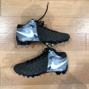 Used Adult Men's 10.5 Molded Nike Cleats