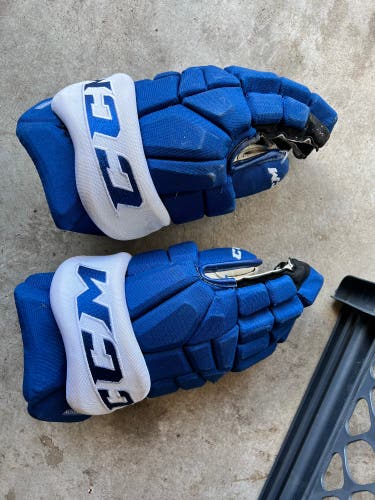 Toronto maple leafs CCM 13" Pro Stock Hockey Gloves
