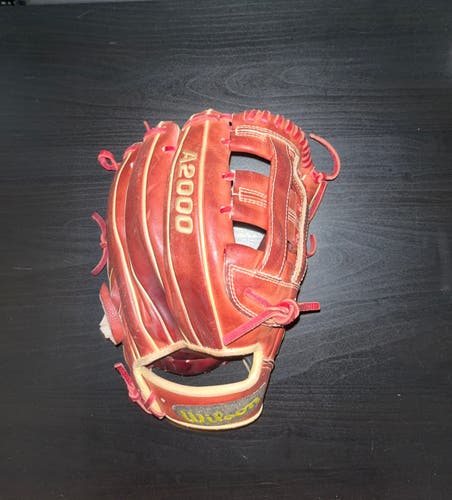 Right Hand Throw 11.5" A2000 Baseball Glove