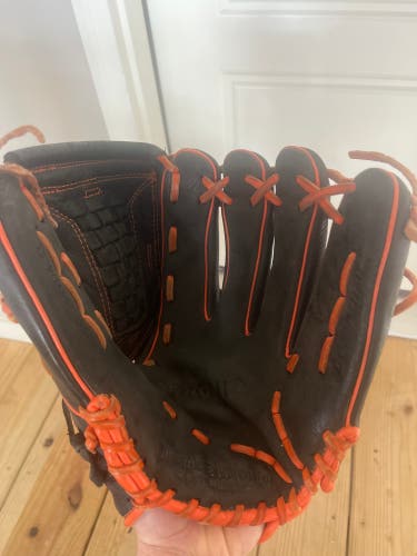 Demarion baseball glove