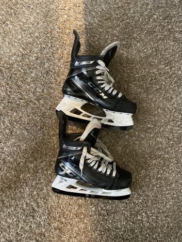 Used CCM Regular Width Size 7 RibCor 100k Pro Hockey Skates