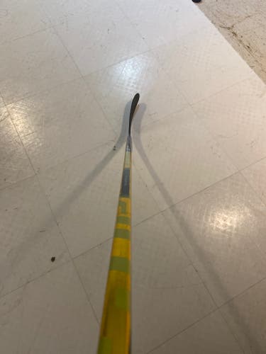 Intermediate Left Hand P28 Supreme UltraSonic Hockey Stick