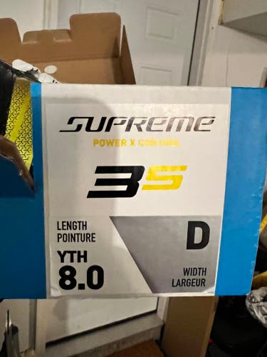 New Bauer  Size Youth 8 Supreme 3S Hockey Skates