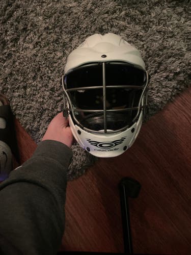 Player's Cascade CS-R Youth Helmet *WORN 3 TIMES*