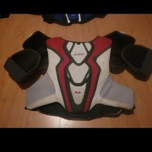 Senior Used Small CCM Vector Shoulder Pads