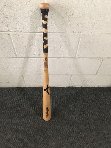 Used Mizuno Wood Bat (-3) 29 oz 32"