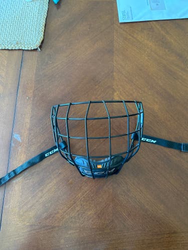 Ccm FM 780 Cage- Size Small