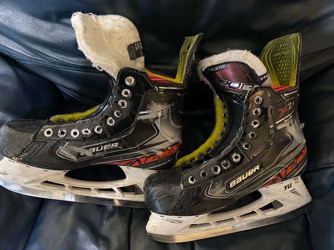 Used Bauer  Size 7 Vapor Hockey Skates