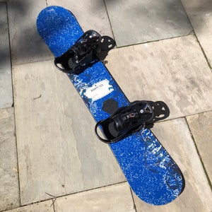Used Burton Blunt Snowboard (158cm)
