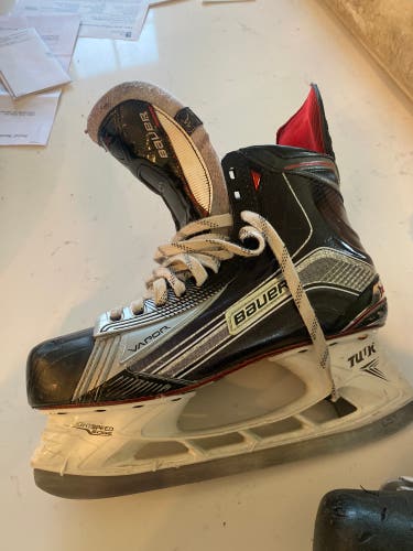 Used Bauer Regular Width Size 11 Vapor 1X Hockey Skates