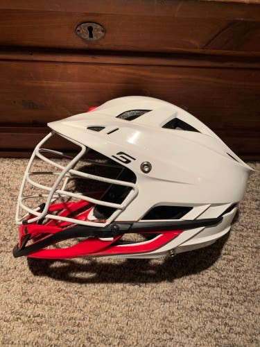 Player's Cascade S Helmet