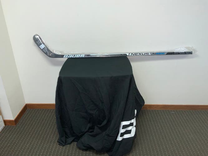 NEW SENIOR New Right Handed Bauer Nexus 2700 Hockey Stick P88 87 FLEX