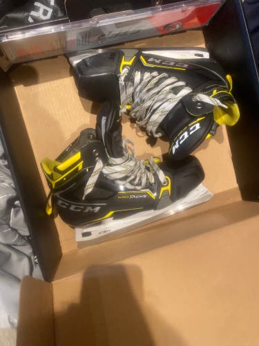 Used CCM Size 8.5 Super Tacks AS3 Pro Hockey Skates