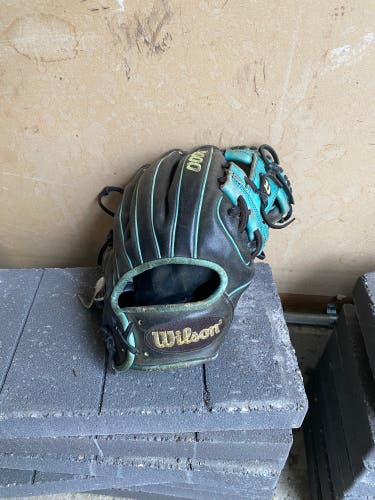 Infield 11.5" A2000 Baseball Glove