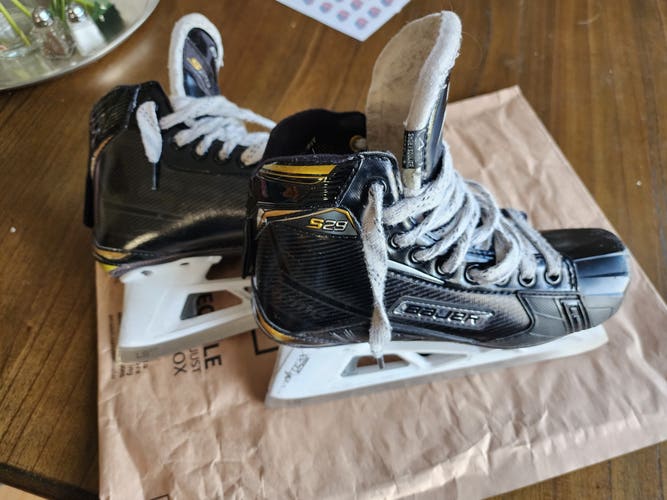 Junior Used Bauer Supreme S29 Hockey Goalie Skates Regular Width Size 4.5 with Superfeet Insoles