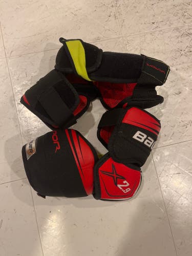 Used Large Bauer Vapor X2.9 Elbow Pads