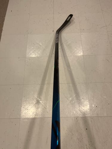 Intermediate Right Handed P92 Nexus Geo Hockey Stick