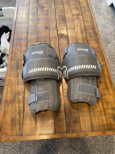 Warrior Ritual G4 goalie knee pads