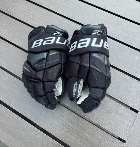 Bauer 13"  Supreme 2S Pro Gloves