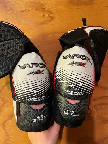 New Medium Bauer  Vapor APX Elbow Pads