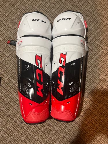 CCM FT4 Pro Shin Pads