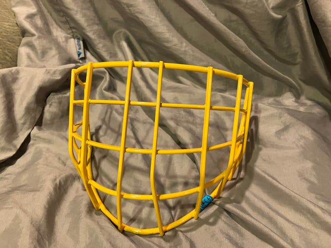 Gold CCM access 1.5 straight bar goalie cage