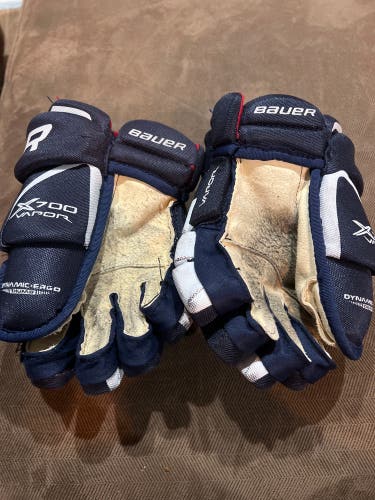 Bauer 11" Vapor X700 Gloves